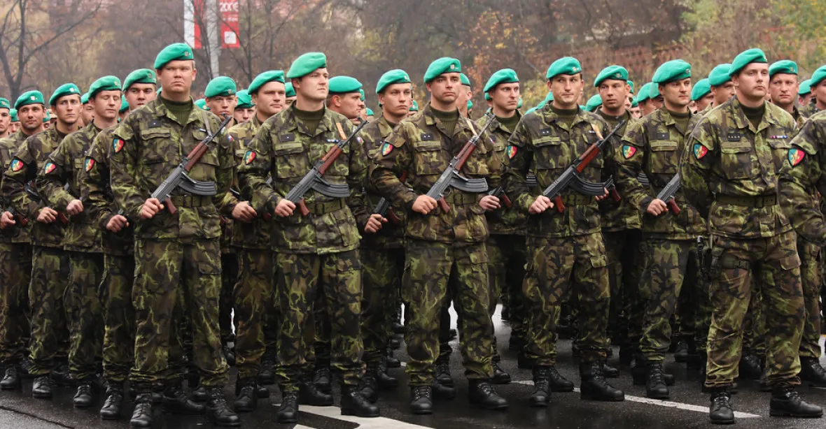 Česká zbrojovka přes rok dluží vojákům neprůstřelné vesty.Ti ruší smlouvu