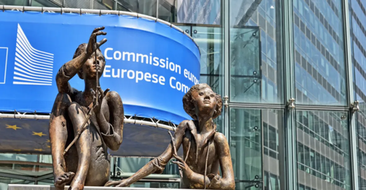 Evropská komise: Čechům selhal dohled nad dotacemi z Bruselu