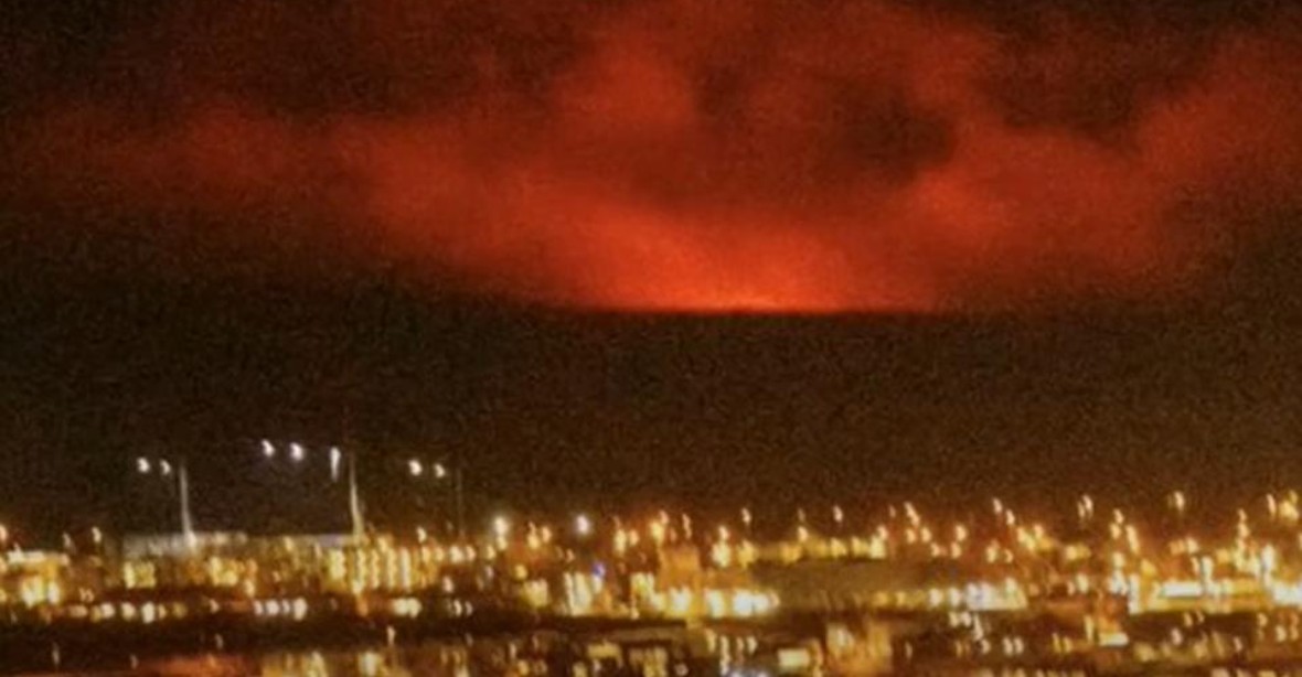 Poblíž Reykjavíku vybuchl vulkán, Islanďané jsou z toho nadšení