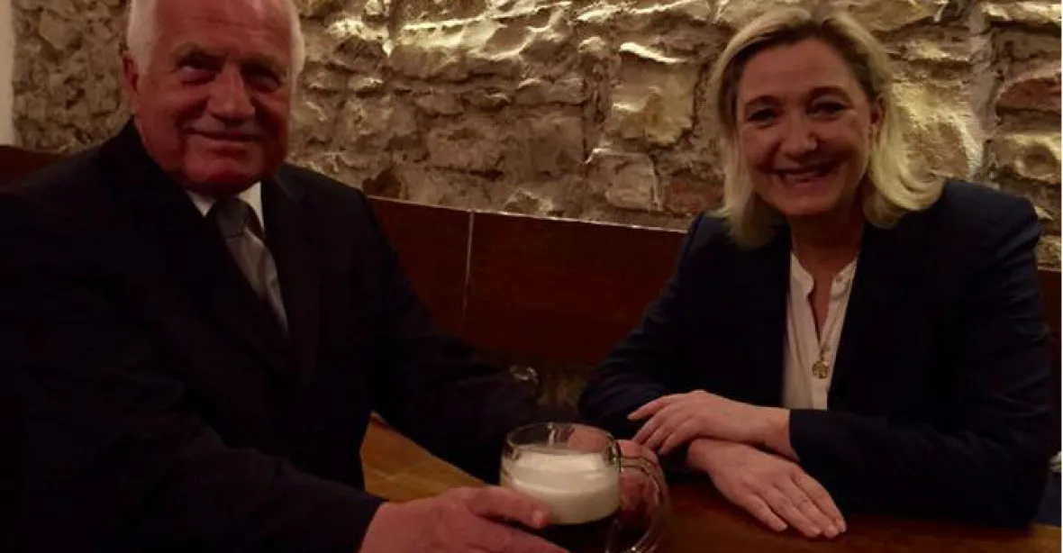 Klaus se večer sešel s Le Penovou
