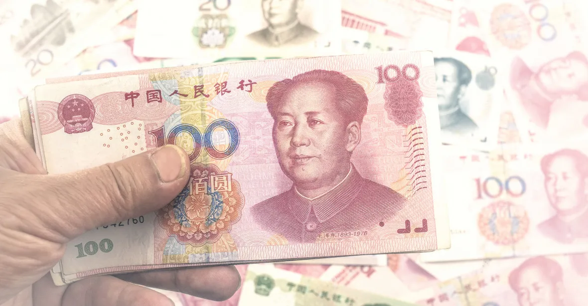 Čína devalvovala jüan, je na tříletém minimu