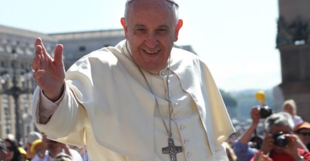 Nebojte se změn, vyzval papež Kubánce