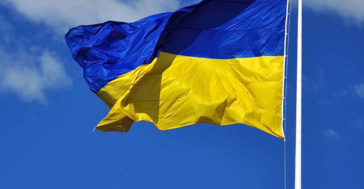 Na mrakodrapu v Moskvě zavlála ukrajinská vlajka. K výročí Majdanu