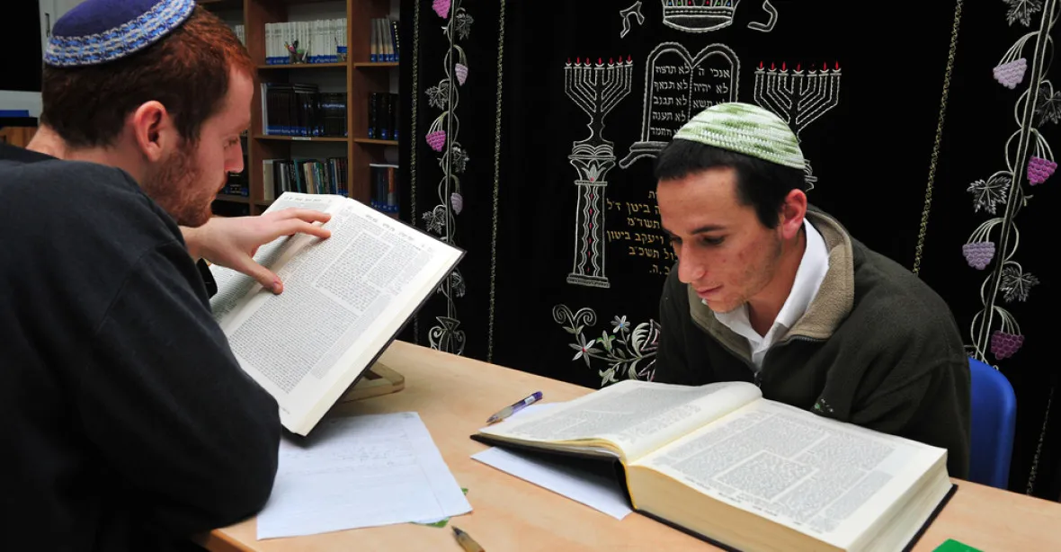 Ministerstvo zakázalo židovskou školu. Prý učí etnickou omezenost