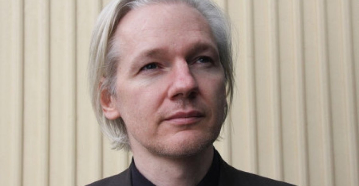 Podle OSN zadržují Assange nezákonně. Policie ho ale stejně zatkne