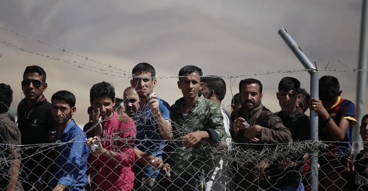 Desítky tisíc Syřanů prchají také na jih. Do Jordánska a Izraele