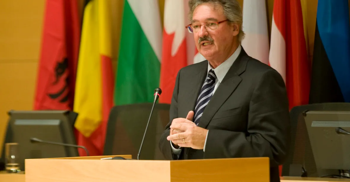 Lucemburský ministr kritizuje Visegrád. ‚Dostávám z něj záchvaty‘