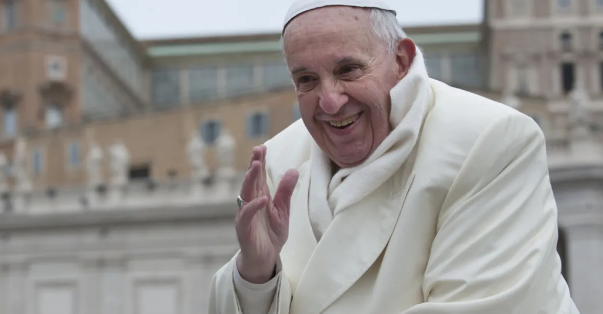 Papež se setkal s youtubery. Chválil je za vytváření virtuální reality