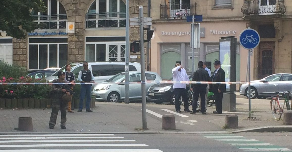 Útočník ve Štrasburku pobodal nožem žida v jarmulce