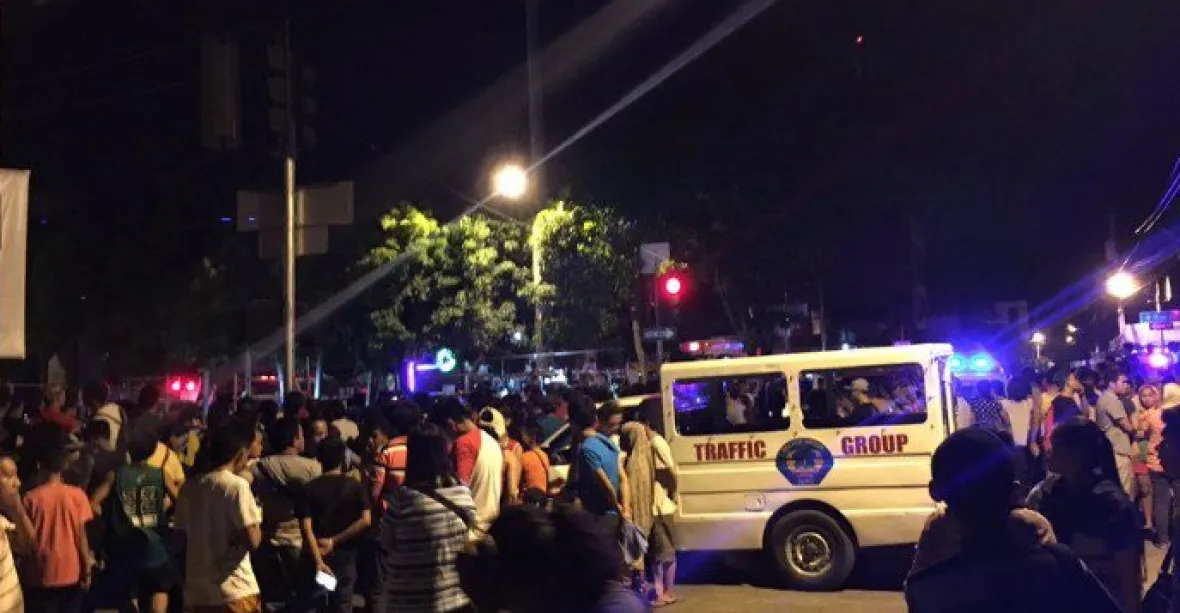 Na tržnici na Filipínách zaútočili islamisté – 14 mrtvých