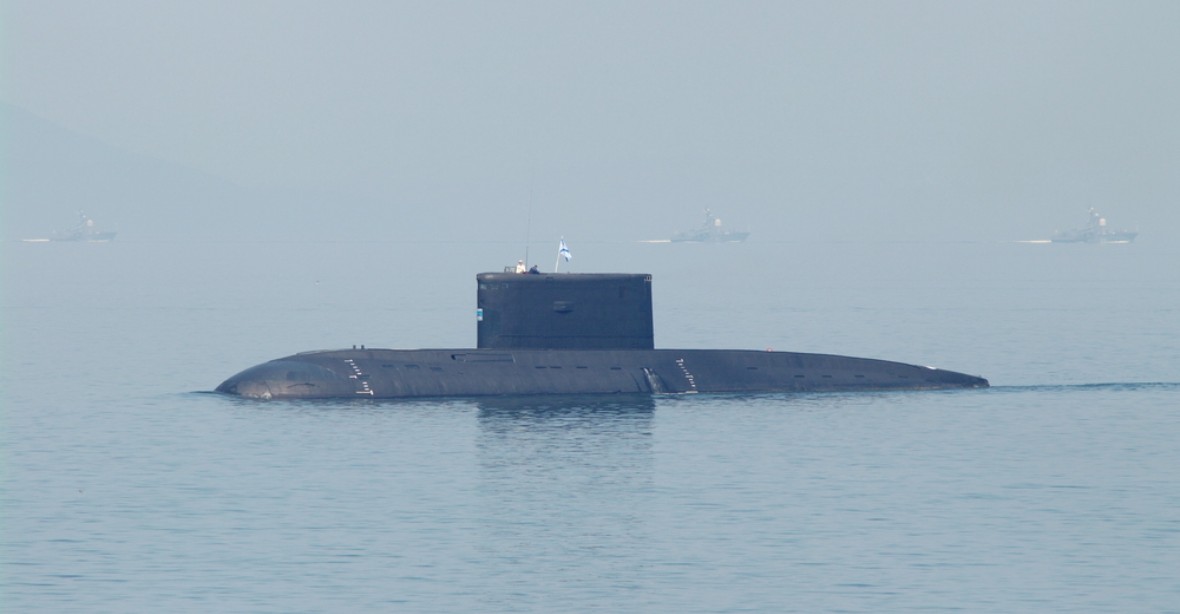 Za ruskou flotilou se k Sýrii vydaly i válečné ponorky s řízenými střelami