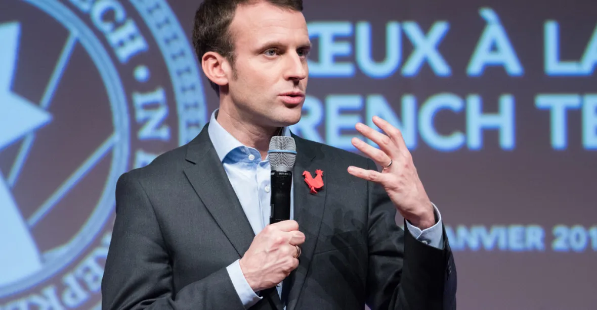 Bývalý ministr Macron kandiduje na prezidenta Francie