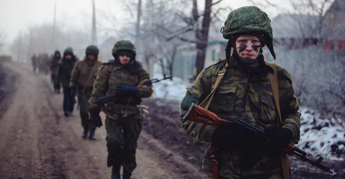 Na Donbasu se znovu bojuje, obě strany hlásí desítky mrtvých
