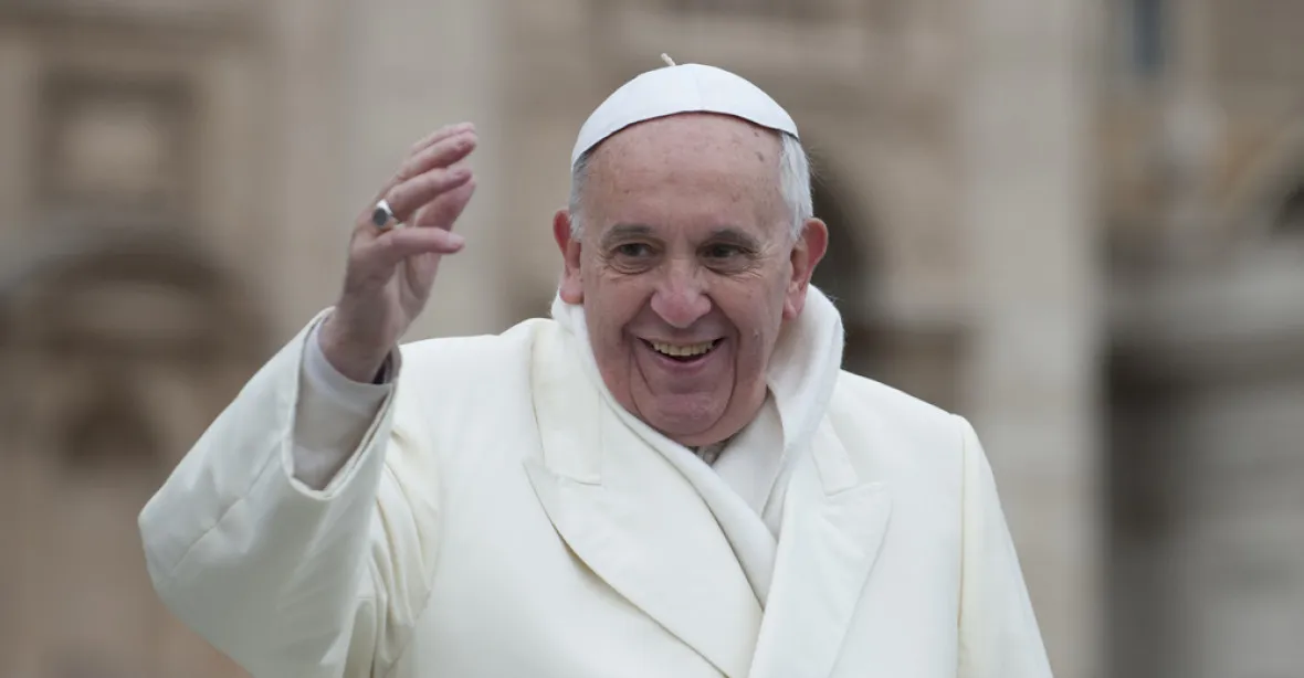„Nebojte se kojit v Sixtinské kapli, jděte do toho!“ nabádá papež matky