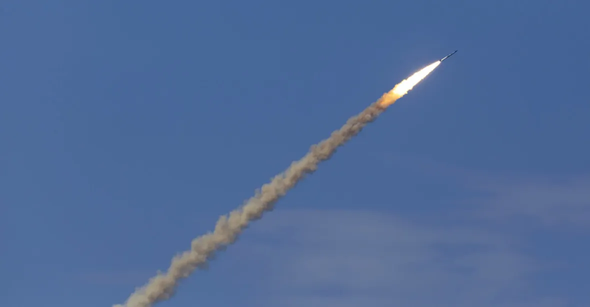 Peking otestoval raketu, která unese 10 hlavic
