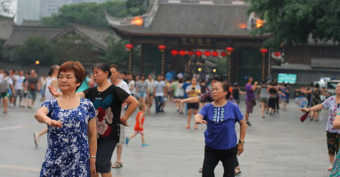 Peking hodlá trestat seniorky za tanec na náměstích