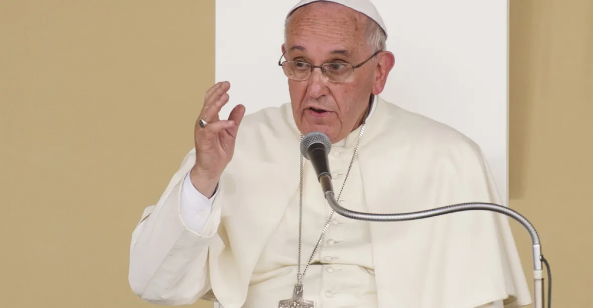 Papež šetří. Svatý stolec snížil rozpočtový deficit o polovinu