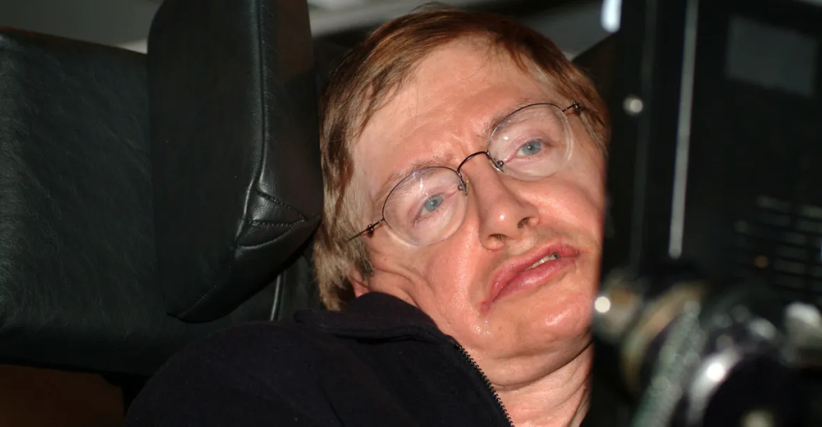 Vědci Hawkingovi se splní životní sen, poletí do kosmu