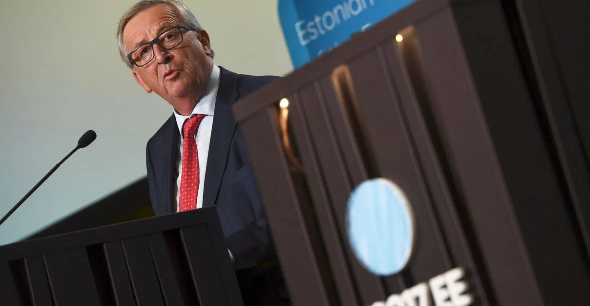 Juncker nemá smartphone, estonský premiér mu poslal pohled
