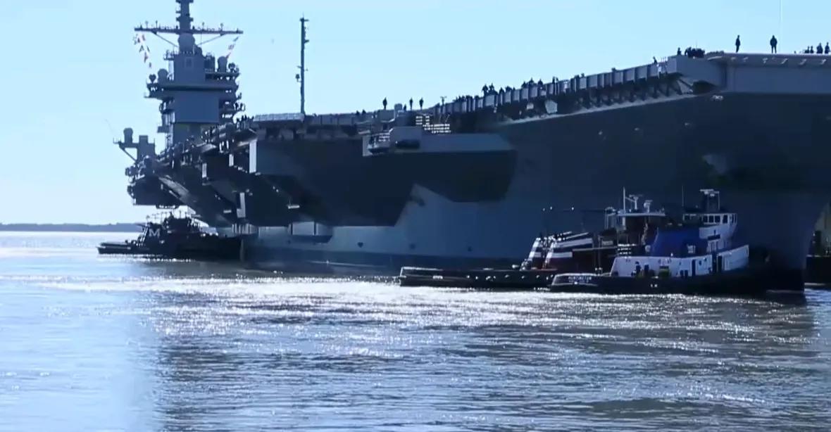 Amerika má nejmodernější letadlovou loď na světě, USS Gerald R. Ford