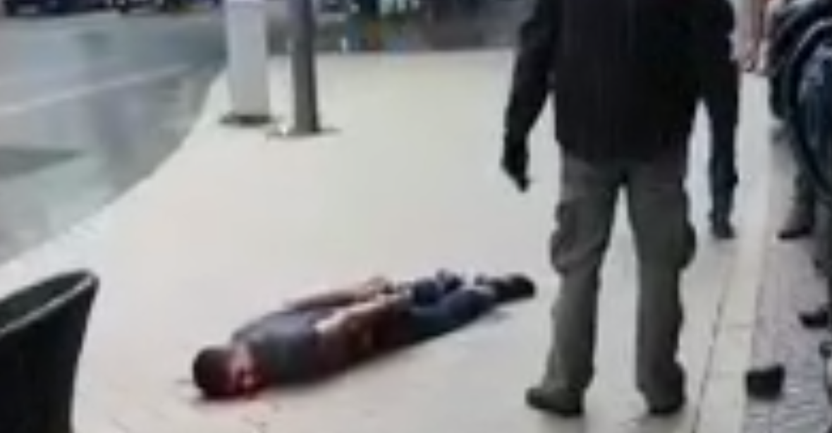 V Hamburku bodal nožem 26letý muž z emirátů: jeden mrtvý, šest zraněných