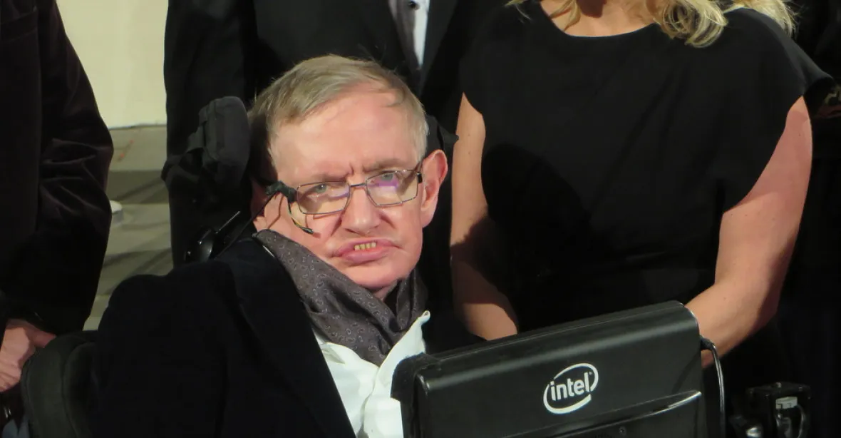 Cambridge zveřejnila Hawkingovu disertaci. Web se pod náporem zhroutil