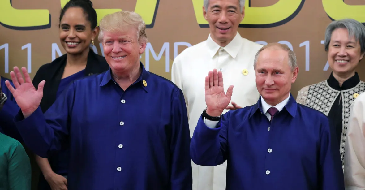 Trump s Putinem se ve Vietnamu pozdravili, společná schůzka ale v plánu není