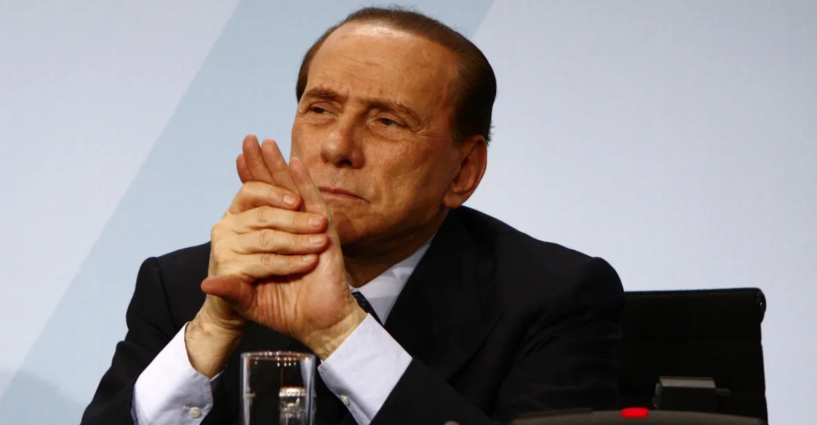 Bývalá žena má Berlusconimu vrátit výživné 60 milionů eur, rozhodl soud