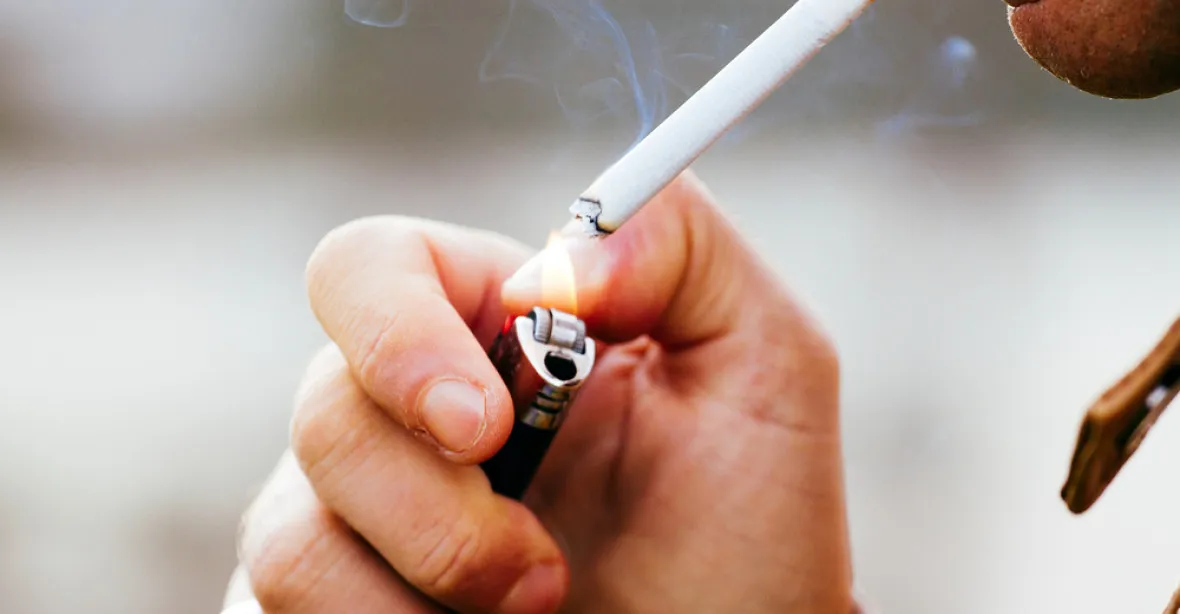 Kuřák má zaplatit za kouření na vlastním balkonu