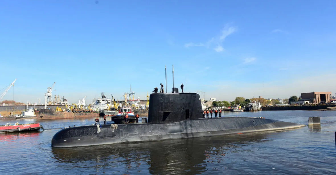Poslední zpráva z argentinské ponorky: Ventilací vnikla voda
