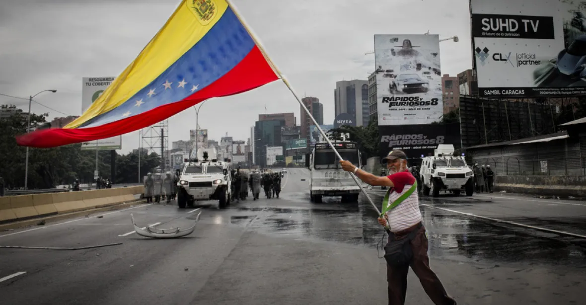 Venezuela hledá cestu z krize. Nabízí vlastní digitální měnu