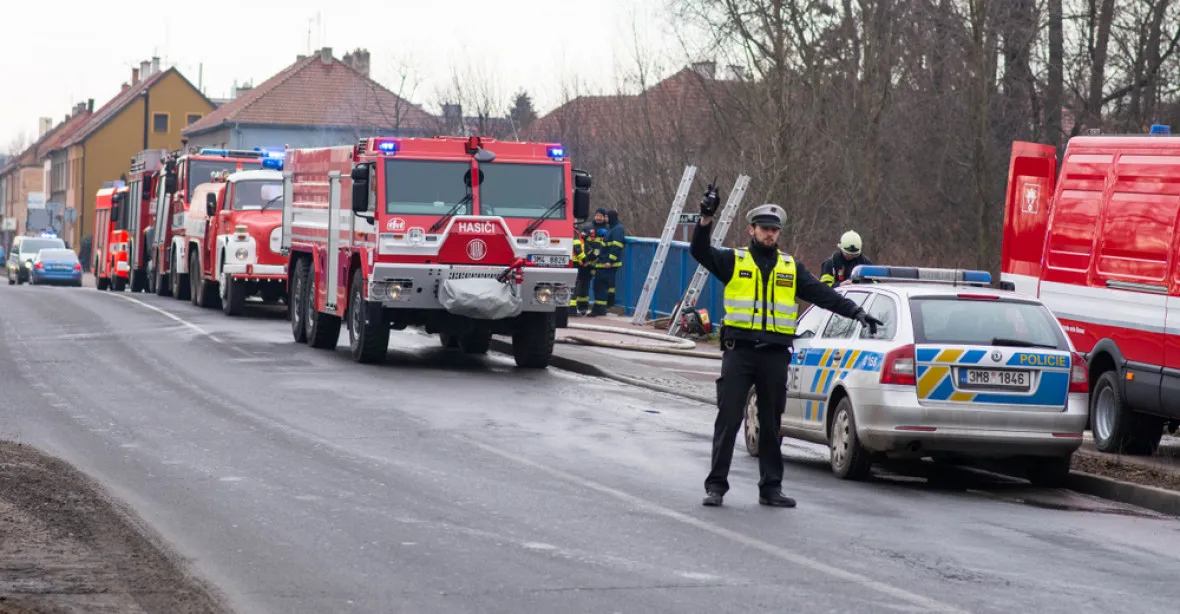 Sedm zraněných při nehodě mikrobusu a tří aut na Šumpersku