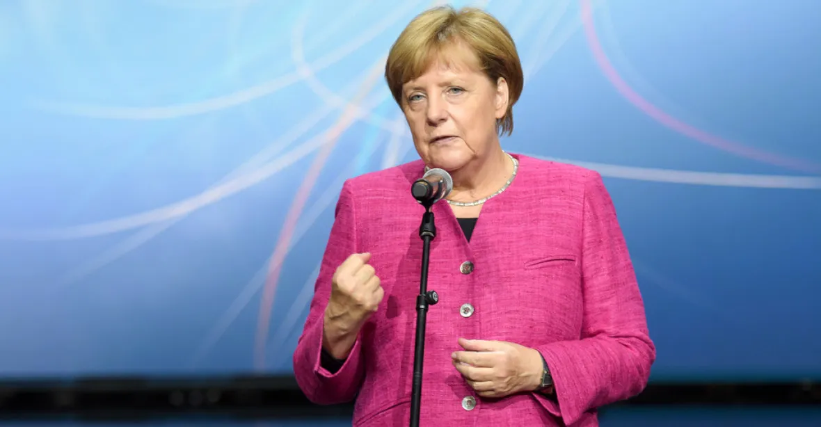 EU potřebuje společný azylový systém a solidaritu, říká Merkelová