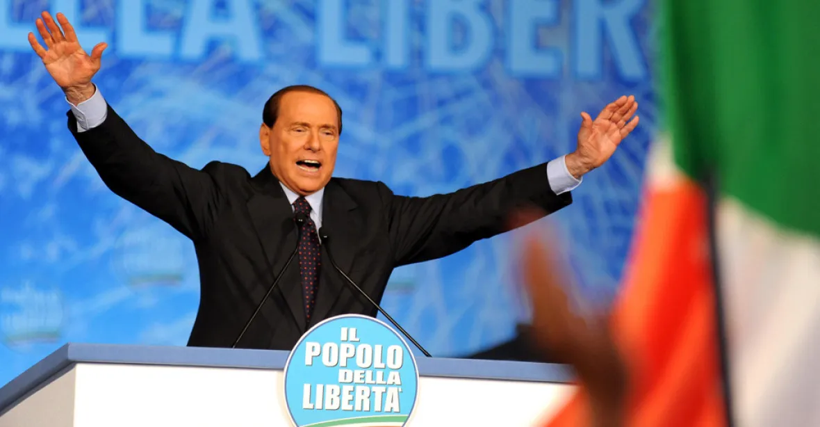 Italové volí. Berlusconi slibuje půl milionu míst a premiéra Tajaniho