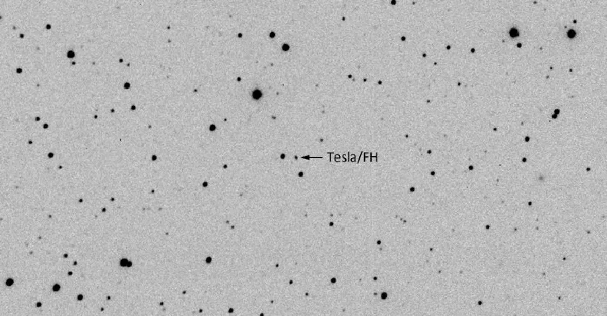 Český astronom vyfotil Muskovu Teslu na oběžné dráze