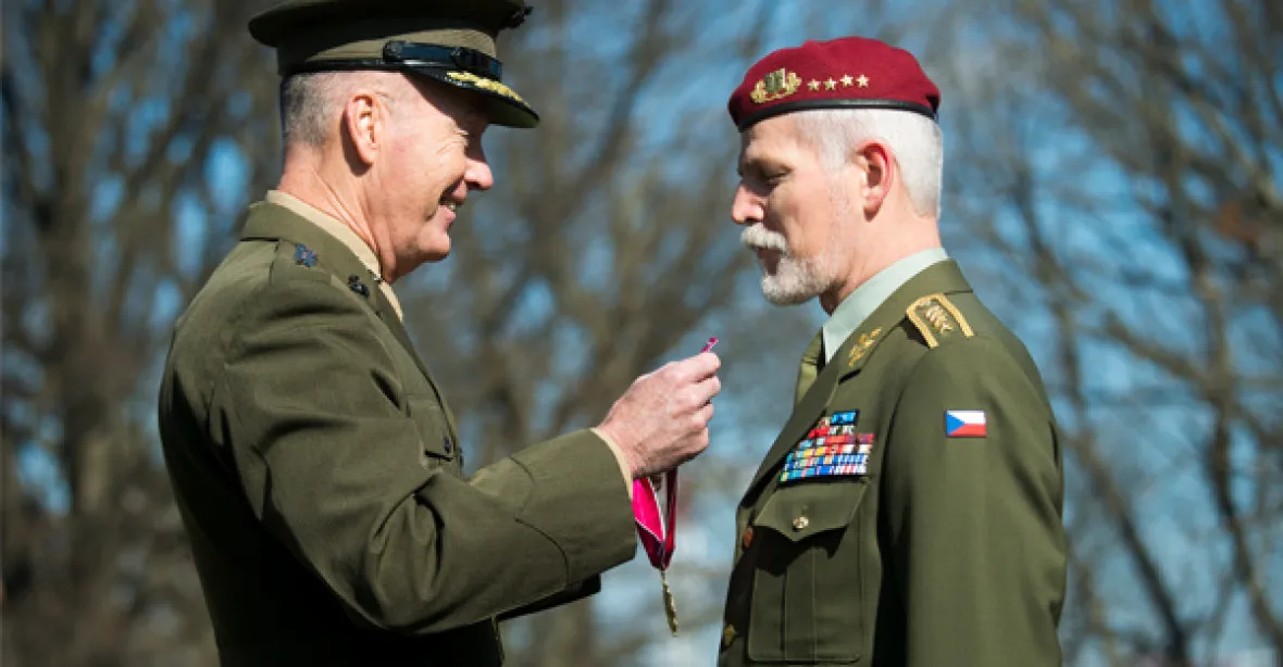 Generál Petr Pavel obdržel nejvyšší vojenské ocenění, které může v USA cizinec získat