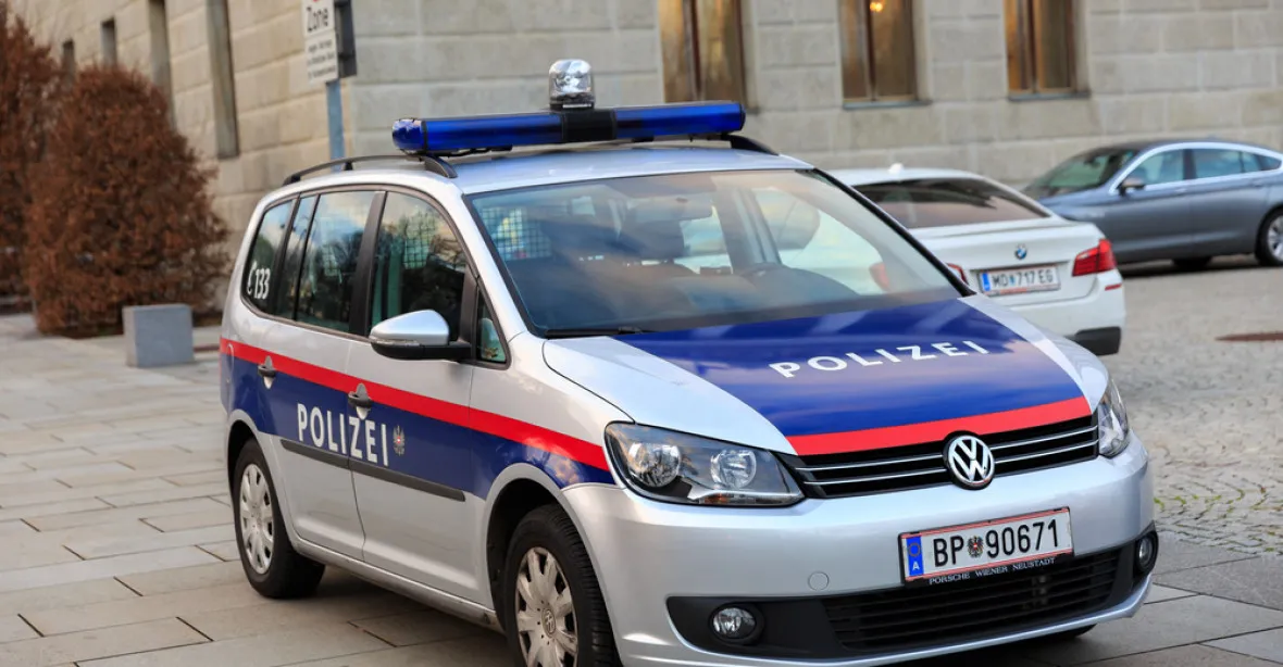 Nový útok ve Vídni. Hlídku u íránské rezidence napadl muž s nožem