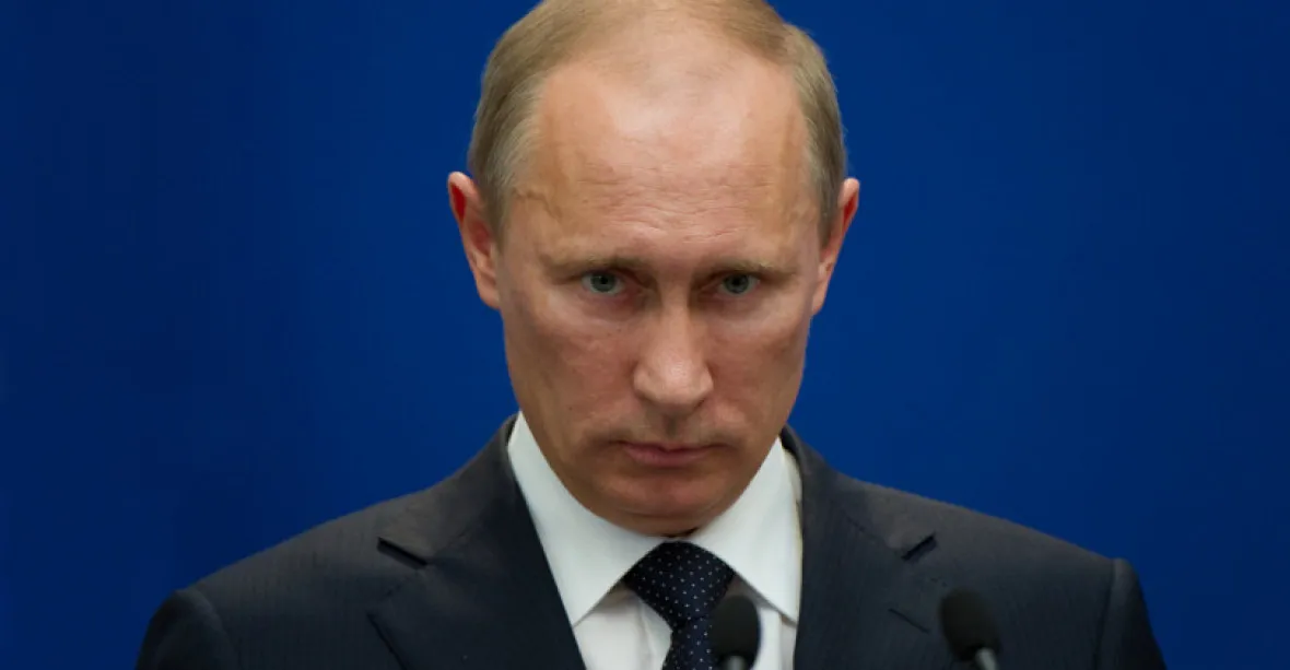 Putin schválil staronovou vládu. Zůstává Lavrov i kontroverzní Mutko