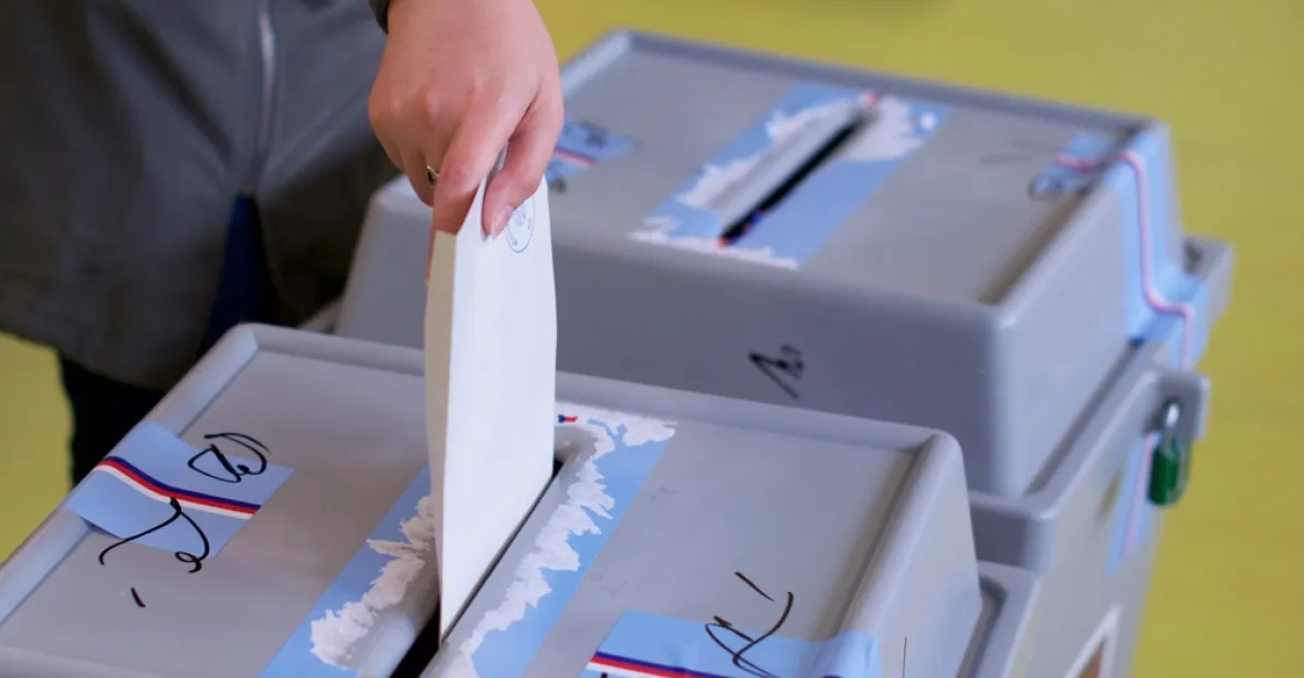 Zeman vyhlásil termín komunálních voleb, budou první říjnový víkend