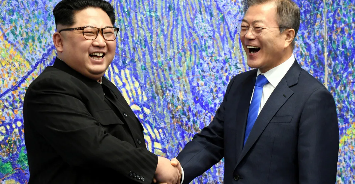 Překvapivé setkání. Lídři obou Korejí na hranici řešili summit s Trumpem