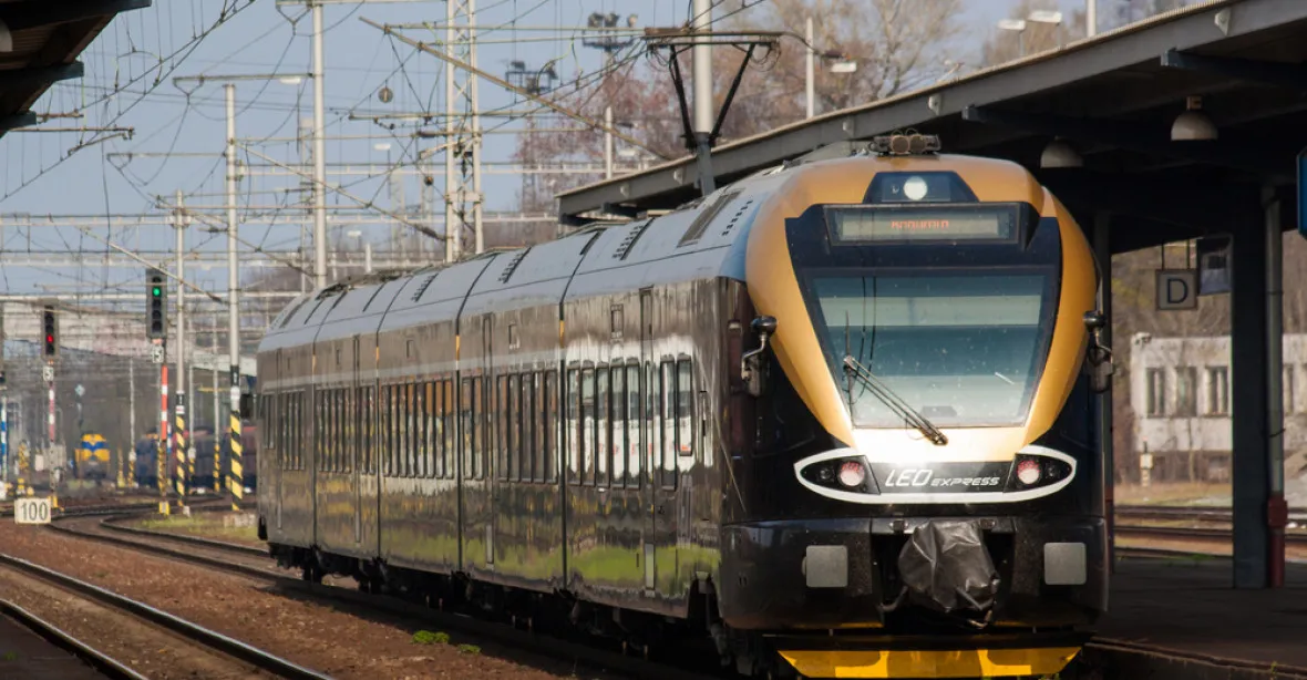 České dráhy se zajímají o koupi konkurenčních dopravců Leo Express a RegioJet