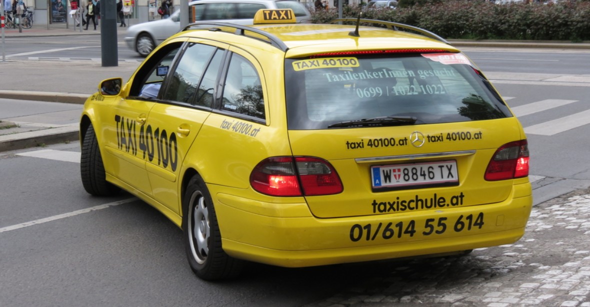 Rakouští taxikáři už nesmí skládat zkoušky v turečtině