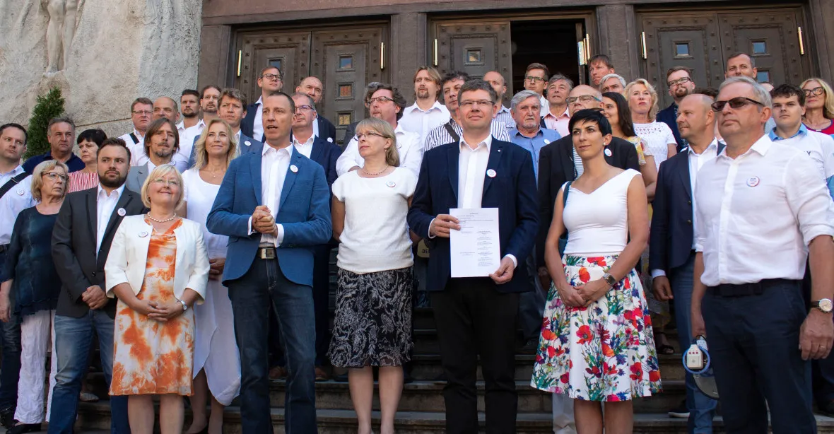 Koalice pěti stran chce dobýt Prahu. Ve hře je i společná kandidátka pro evropské volby
