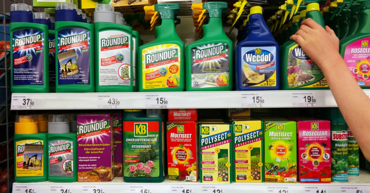 Odškodnění za Roundup. Porota nařídila firmě Monsanto zaplatit 289 milionů USD