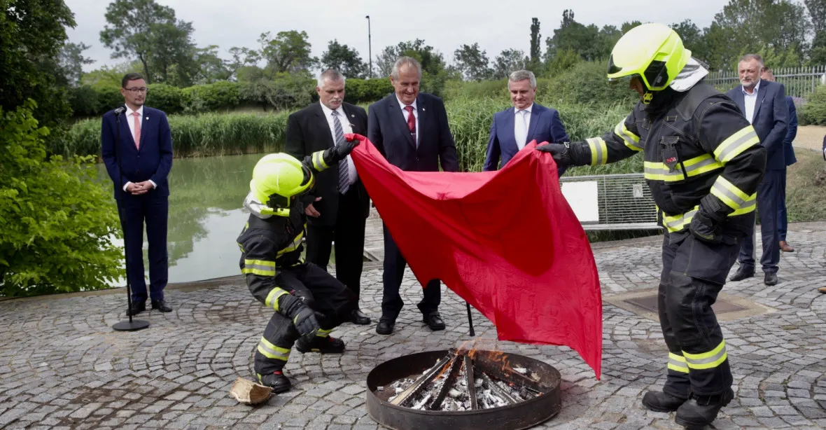 Na Zemanovy spálené trenýrky se zaměřila inspekce životního prostředí