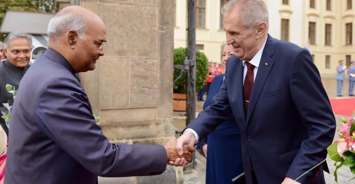 Zeman vítal indického prezidenta přehlídkou Hradní stráže