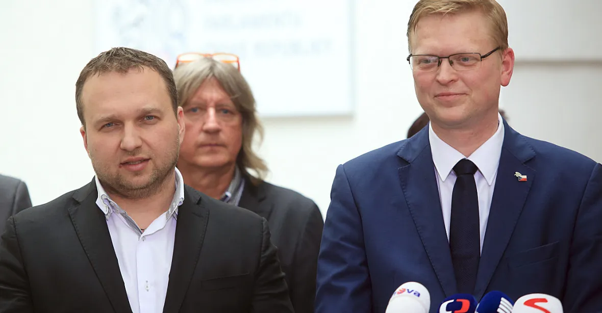 Jurečka hlásí zájem o křeslo šéfa KDU-ČSL. Bělobrádek se rozhodne po volbách
