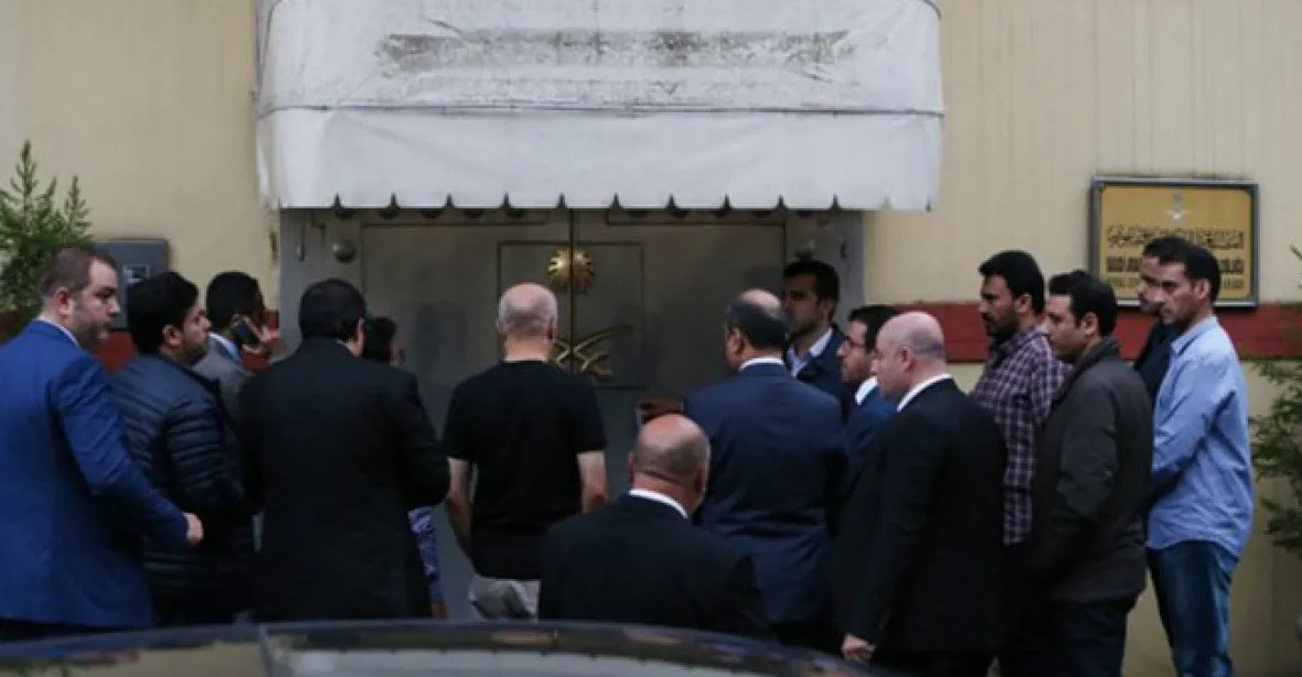 Mučen, zavražděn, rozpuštěn v kyselině? Turci prohledávají konzulát Saúdů. Ti se prý přiznají
