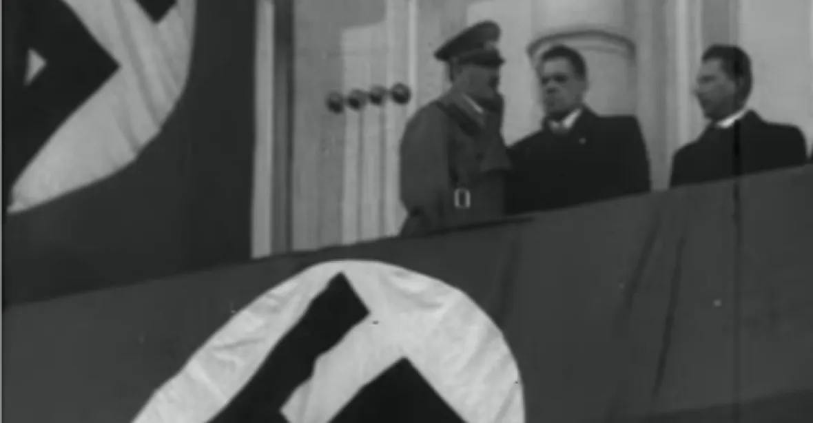 Vídeň zvažuje strhnout balkon, z něhož řečnil Hitler. „Je to relikt nacismu,“ míní odpůrci