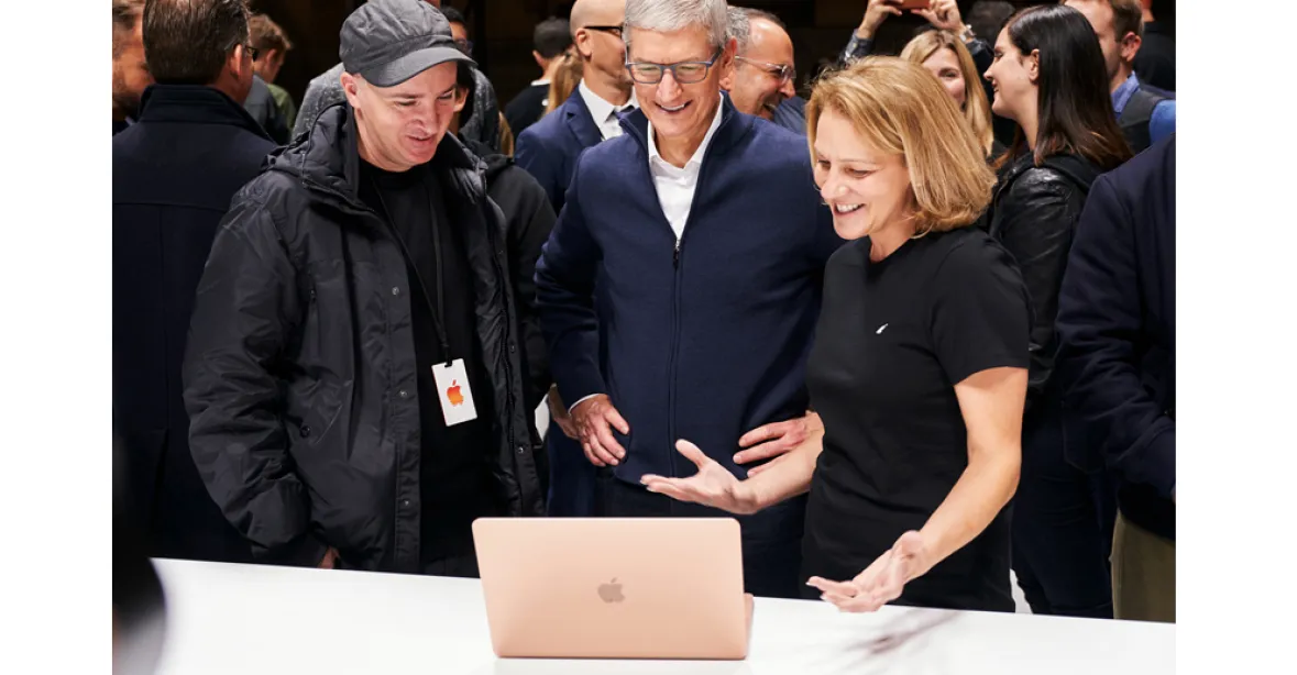 Apple představil modernizované modely. Nejlevnější notebook s jablkem výrazně podražil